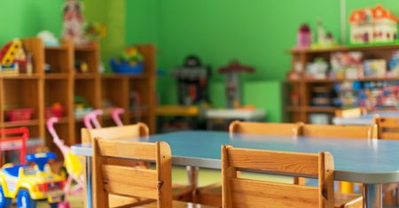 Kontrowersje wokół zatrudniania "nienauczycieli" w przedszkolach