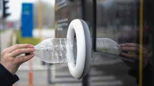 Tak wyłudzają pieniądze z systemu kaucyjnego. "To przestępstwo"