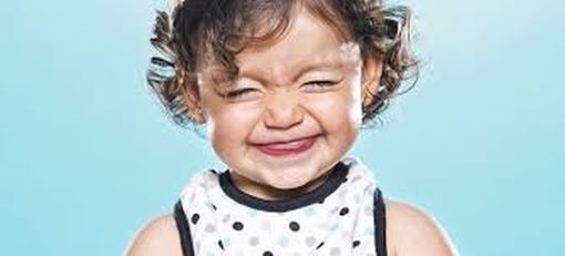 Maluszki poznają smak cytryny