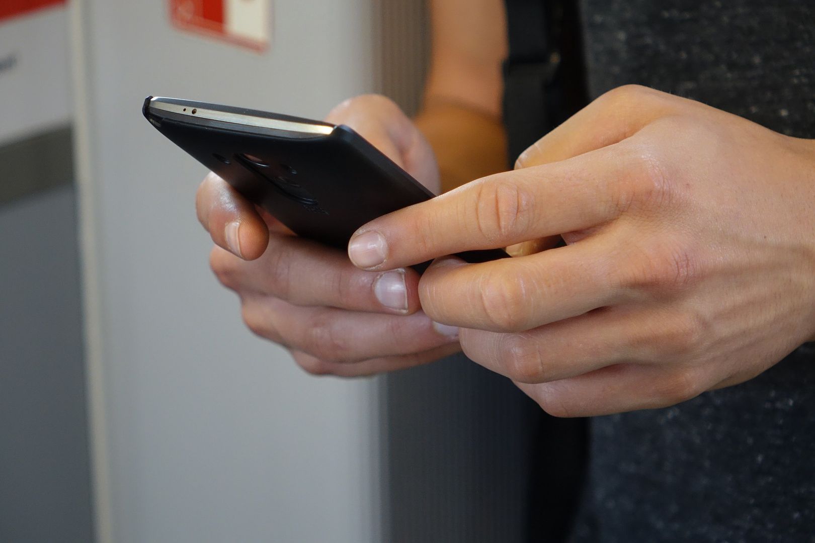 Smartfon wykryje koronawirusa? Trwają prace nad nową technologią