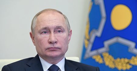 Inwazja na Ukrainę coraz bliżej? Rosja ewakuuje swoje placówki dyplomatyczne