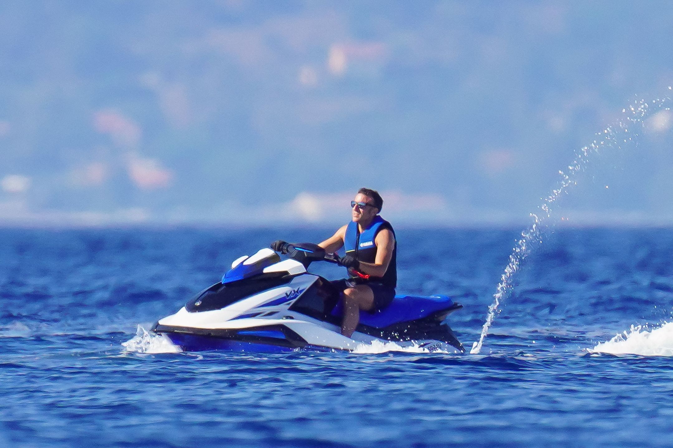 Macronowie bawią się na wakacjach