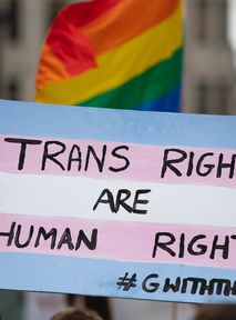 Polskie Towarzystwo Seksuologiczne broni prawa młodych do tranzycji