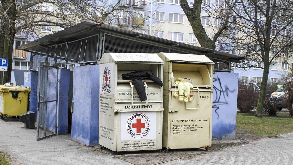 PCK do kontenerów zbiera używaną odzież