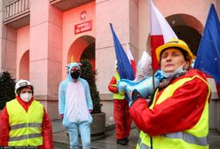 Instalacja nowej wersji Pegasusa. Akcja Lotnej Brygady Opozycji przed konferencją NIK