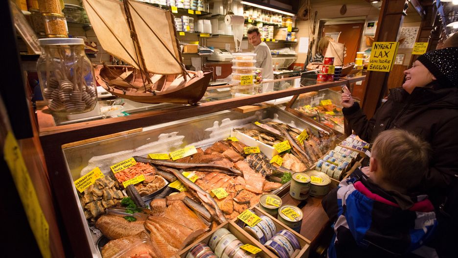 Plac targowy Kauppatori w Helsinkach