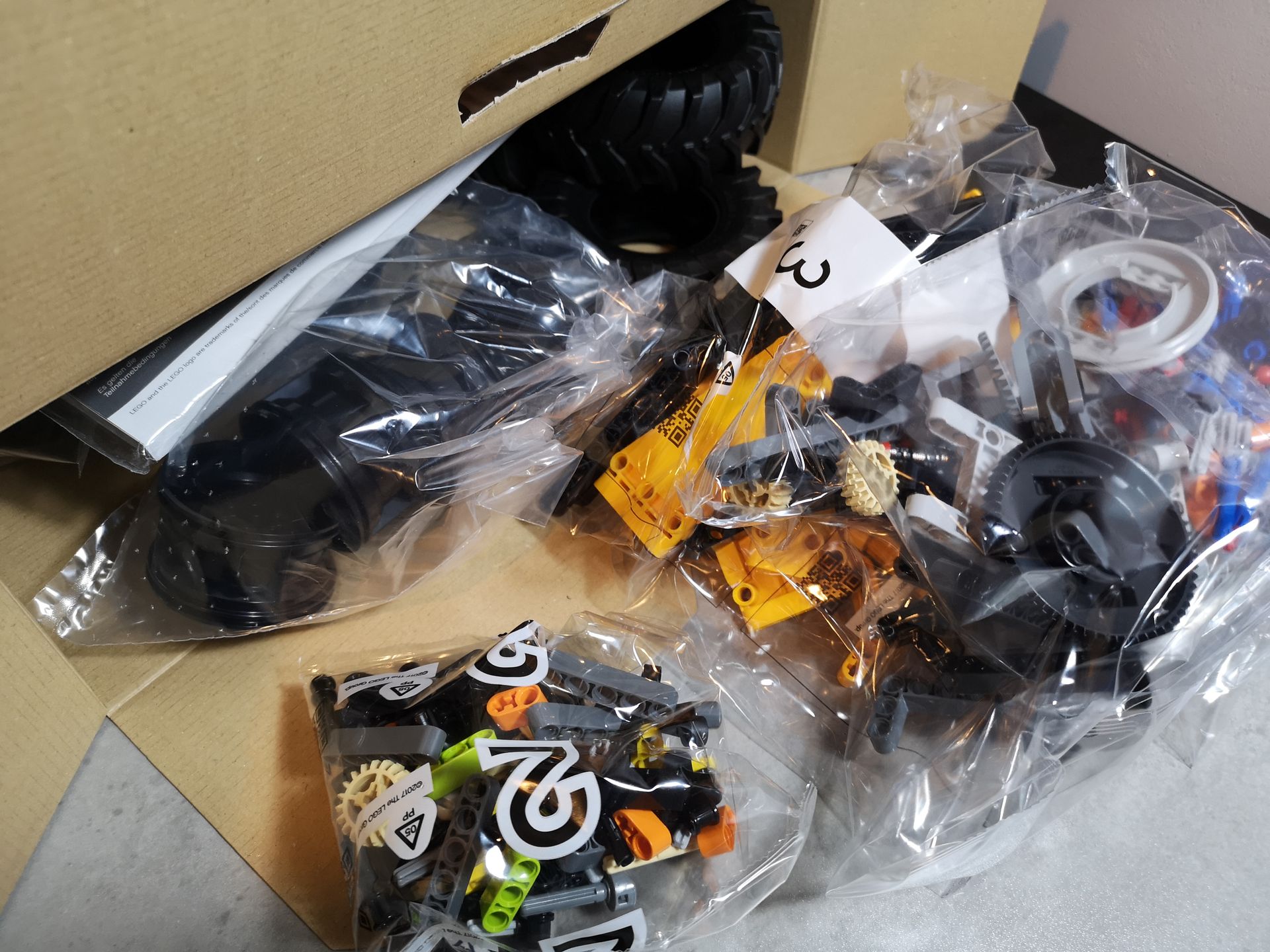 Recenzja LEGO Technic 42099: samochód terenowy sterowany smartfonem 4