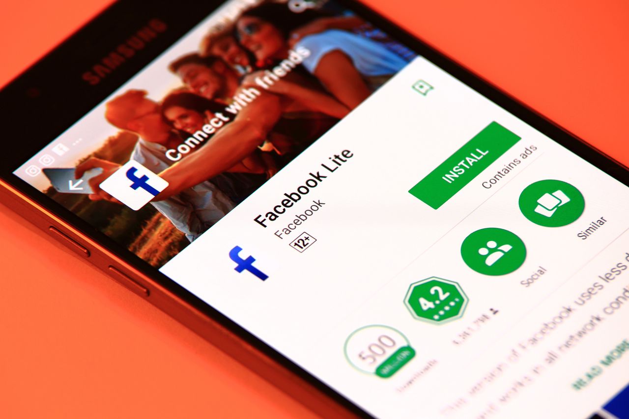 Facebook Lite na Androida z ponad miliardem pobrań. (depositphotos)