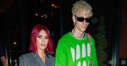 Megan Fox i Machine Gun Kelly chwilowo zakopali topór wojenny? Muzyk spędza sporo czasu w domu aktorki. "Chcą razem cieszyć się chwilami z córką"