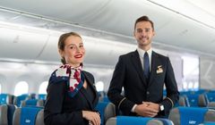 LOT z nowymi dodatkami do mundurów. Inspiracja Młodą Polską