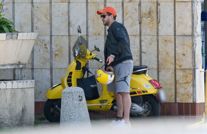 Antek Królikowski wychodzi ze szpitala