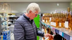 Zakaz sprzedaży alkoholu seniorom. Skierowano petycję do resortu zdrowia