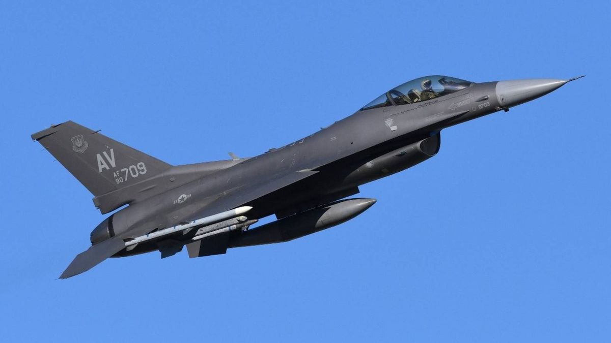 Rosjanie twierdzą, że zniszczyli dwanaście myśliwców F-16. To wierutna bzdura