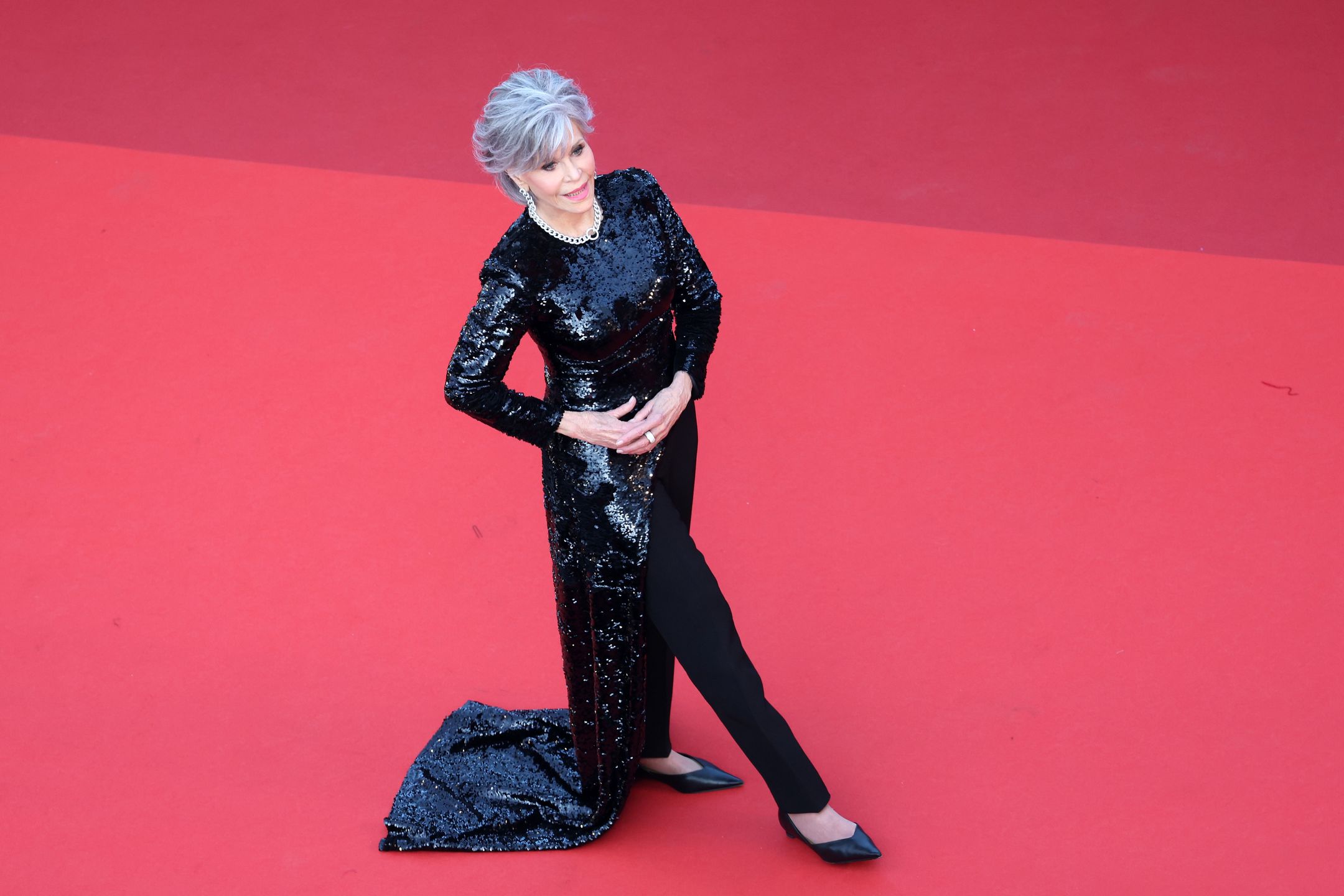 Jane Fonda na czerwonym dywanie w Cannes