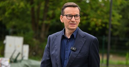 Darowizny dla PiS. Media: ludzie Morawieckiego płacą mniej