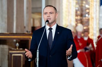 Groził śmiercią Nawrockiemu. Obywatel Ukrainy usłyszał zarzuty
