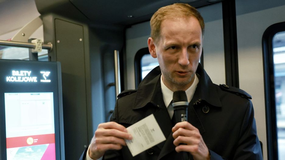 Biletomat w pociągu Polregio w Poznaniu