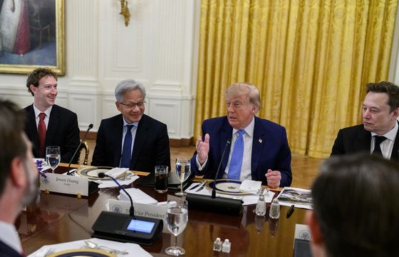 Trump dogadał się z gigantami AI. Nowa nazwa sztucznej inteligencji