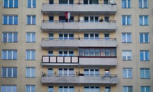 Zabronione na balkonie. Kary za szkody sięgają tysięcy złotych