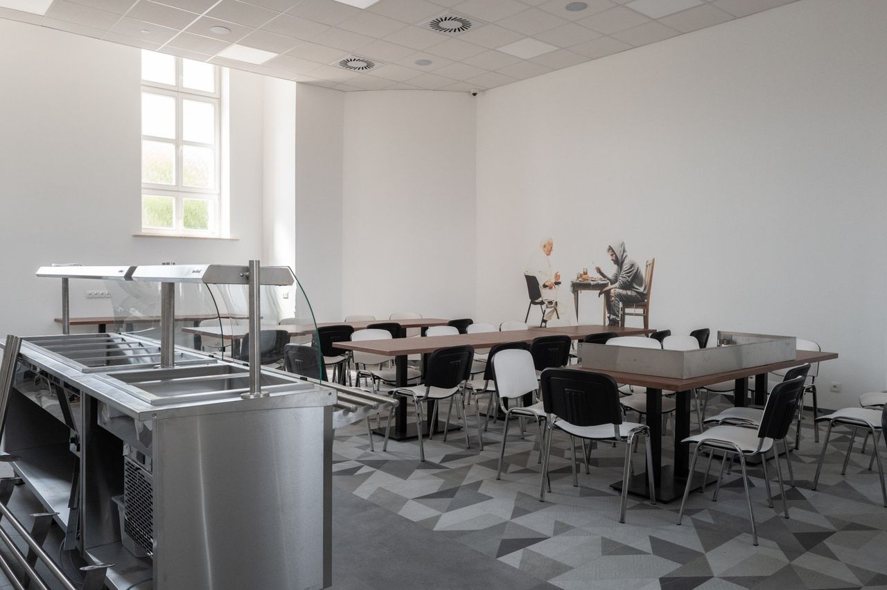 Bydgoszcz: Socjalny bar w bazylice już wyposażony. We wrześniu powinien powitać pierwszych gości