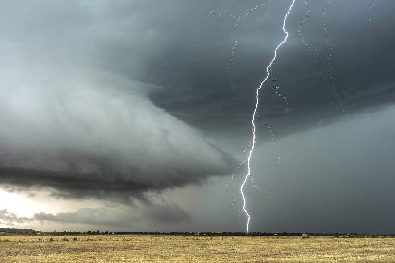 Łódzkie: ostrzeżenie meteo przed burzami. Tu można się ich spodziewać