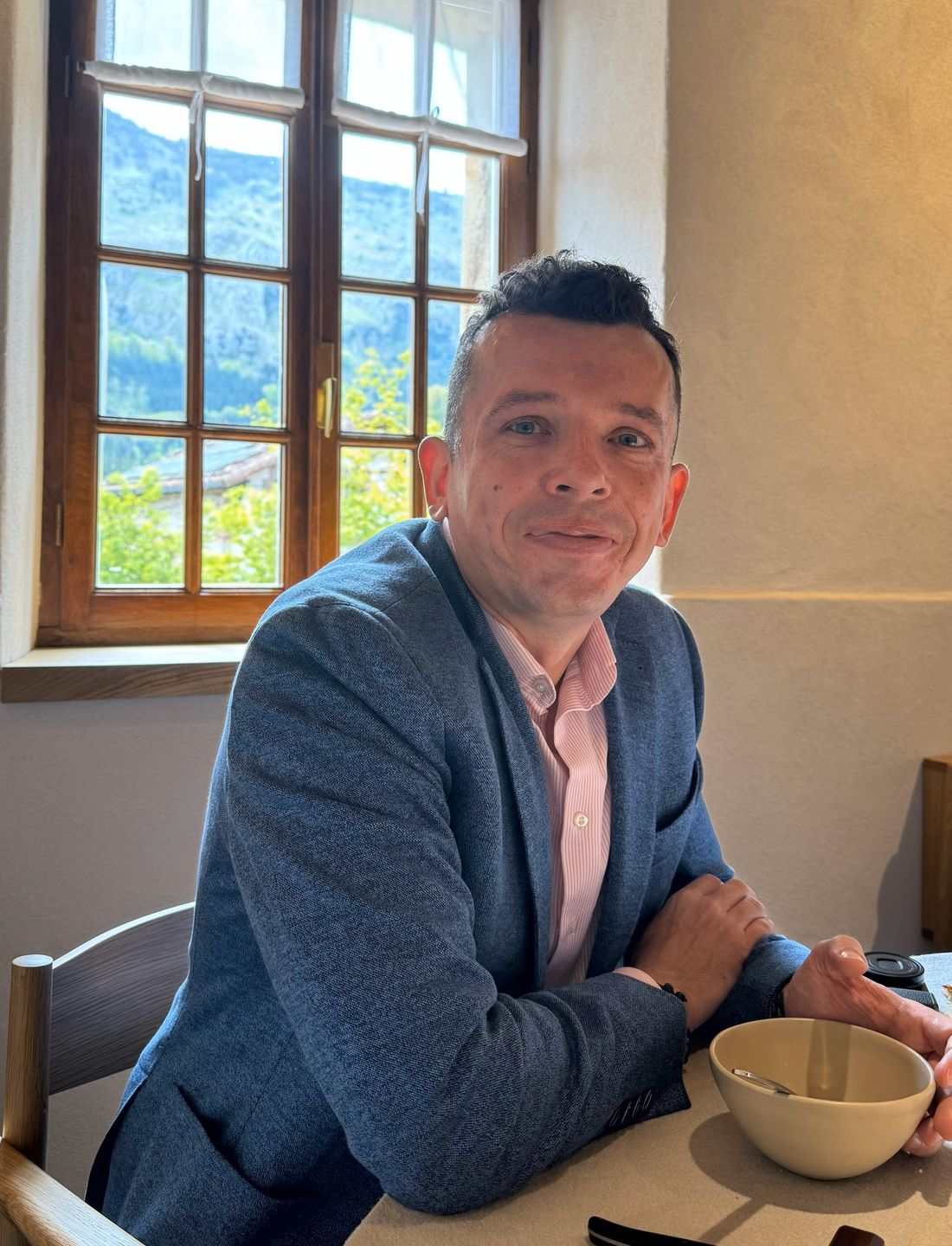Cezary Kramp każdą podróż planuje pod kątem restauracji. 