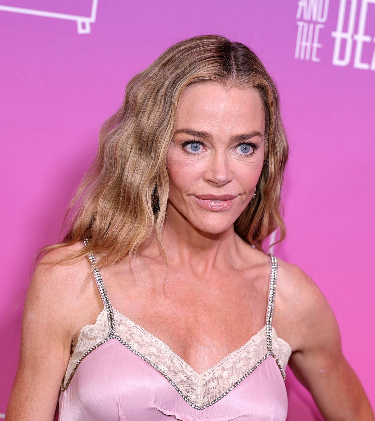 Denise Richards zaprezentowała na ściance nową twarz