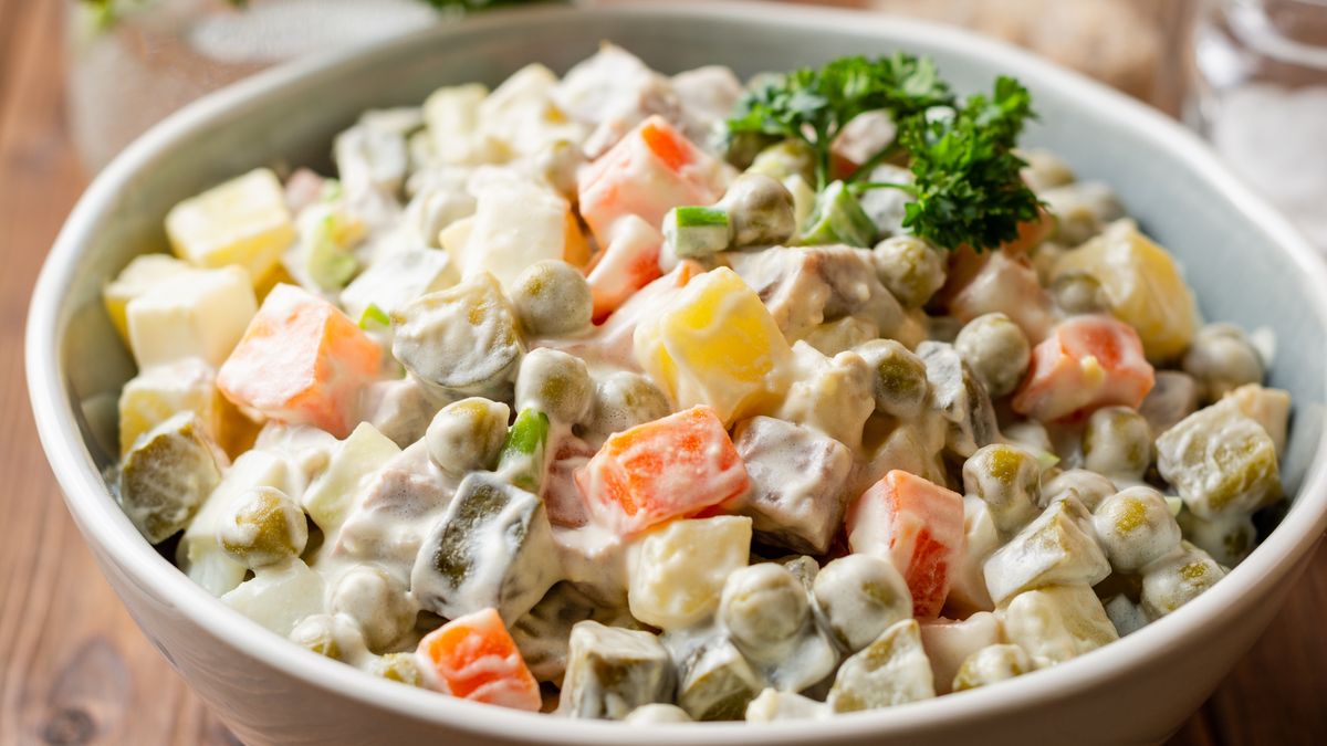 Ten składnik podkręca smak sałatki. 