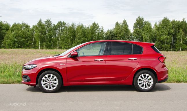 Fiat Tipo hatchback 1.4 T-Jet Lounge - optymalna wersja tego samochodu