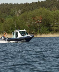 Tragedia na jeziorze Ukiel. Zginął, ratując syna. Ratownik komentuje