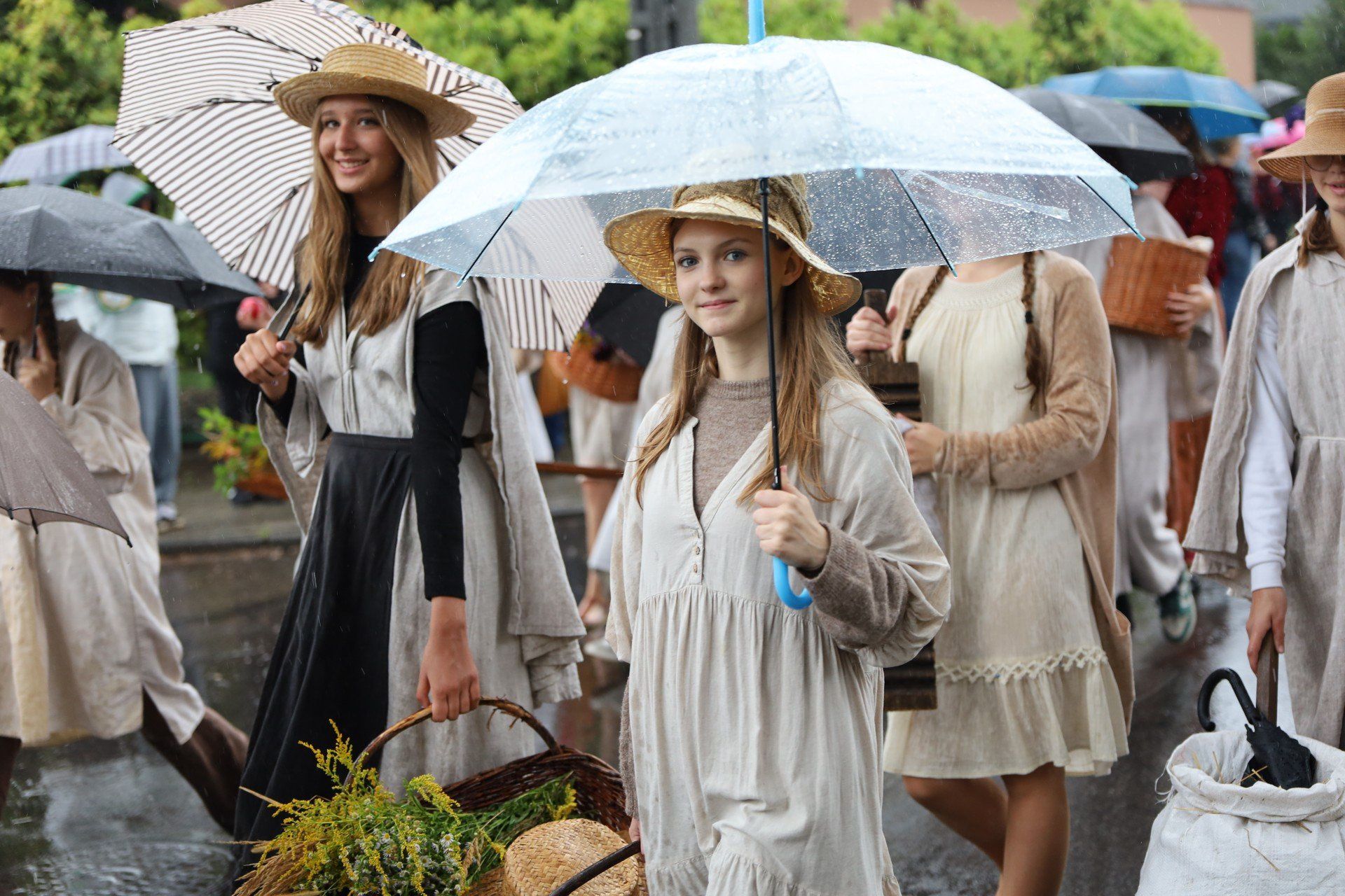 Kliknij strzałkę, aby przejść do następnych zdjęć!