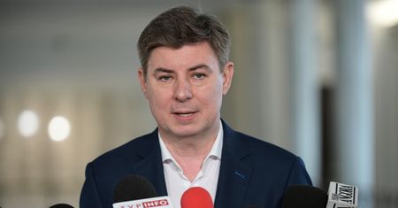 "To była reorganizacja". Grabiec odpowiada na zarzuty Błaszczaka