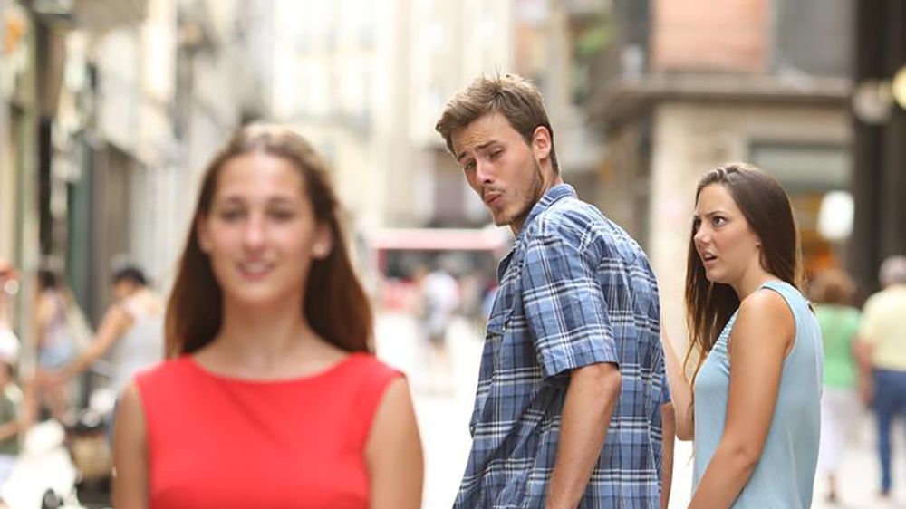 Mem "Distracted boyfriend" został uznany za seksistowski i niestosowny 1