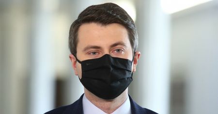 Rzecznik rządu: do mobilnych punktów szczepień będzie można "przyjść z ulicy". "Wystarczy dowód"