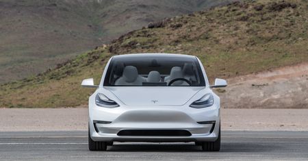 Arabia Saudyjska zainteresowana nabyciem Tesli. Elon Musk może mieć kłopoty