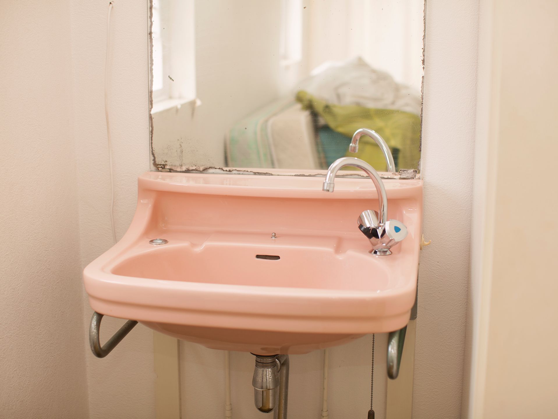 Holenderska fotografka snuje wyobrażenia o idealnym małżeństwie w nietuzinkowym projekcie 8