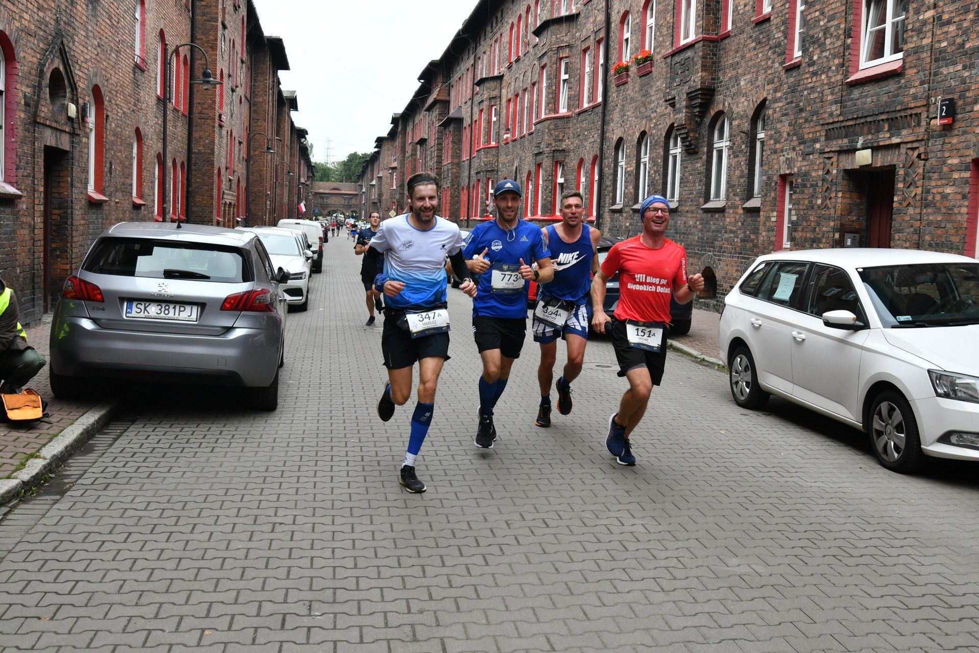 W trakcie Silesia Marathonu biegacze znów będą przebiegać przez Nikiszowiec