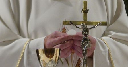 Kostrzyn. Ksiądz z zarzutem o pedofilię awansował na dyrektora