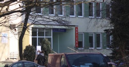Nie chcieli zbadać pracownicy szpitala. Zmarła na rękach męża