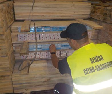 Przemyt papierosów. Celnicy przejęli 16,5 tys. paczek bez akcyzy