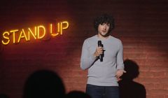 Stand-uper promuje Fitolizynę do zapobiegania kamicy nerkowej (wideo)