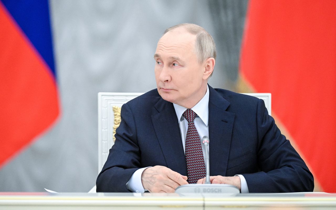 EU poised to tighten sanctions as Russia defies price cap