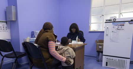 Wstrząsająca pomyłka w Afryce. Zjadły trutkę, bo myślały, że to cukierki