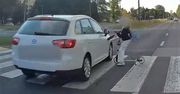 Policja publikuje nagranie. Auto ustąpiło dziecku, wtedy stało się to
