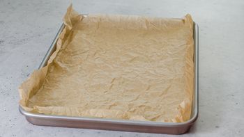 Gdzie wyrzucić papier do pieczenia? Nazwa może zmylić