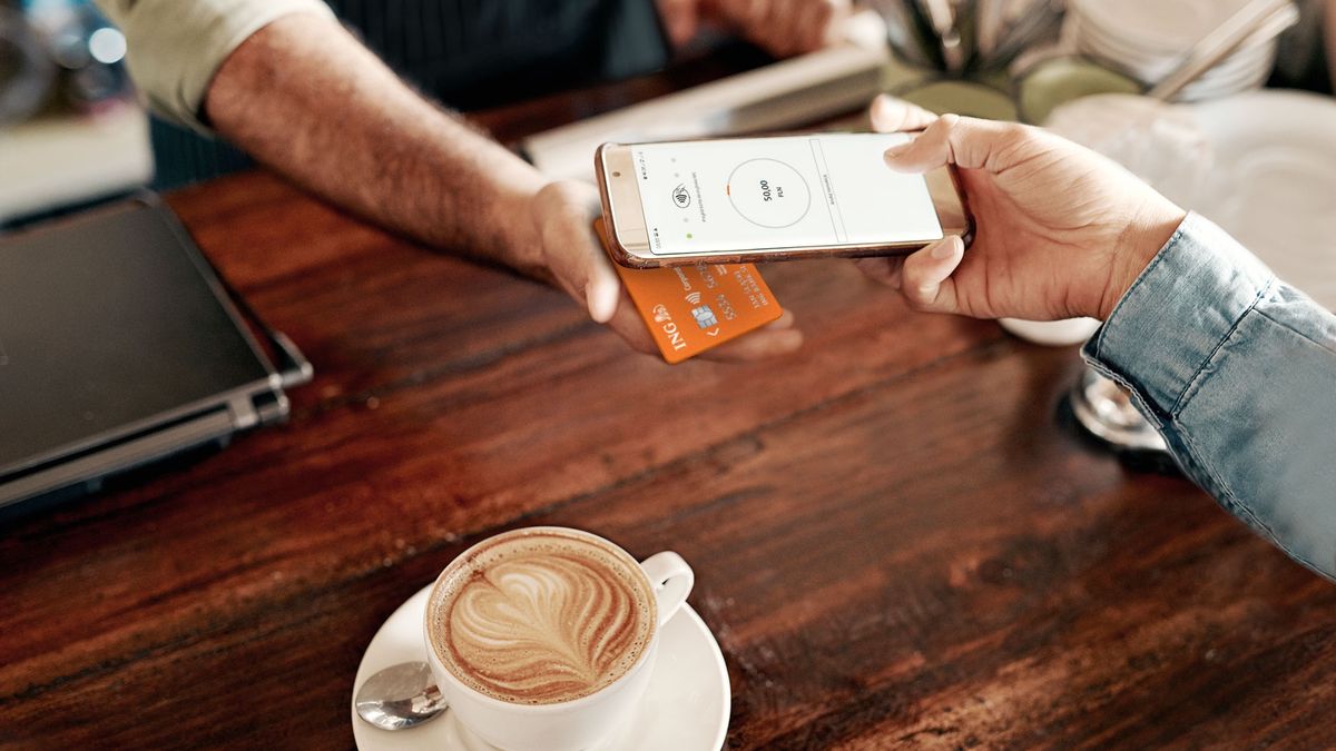 Smartfon jako terminal płatniczy to rozwiązanie, które odpowiada na potrzeby konsumentów i przedsiębiorców.