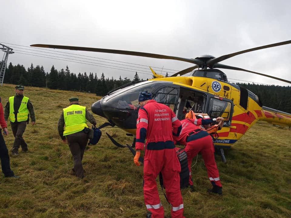 Wypadek w Łódzkiem. Samochód wjechał w pielgrzymów