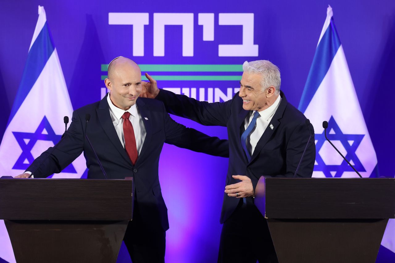 Dwaj najwięksi rywale Netanjahu łączą siły. Powołali nową partię