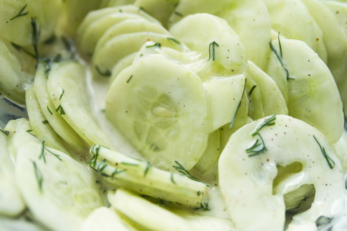 Cucumber salad with cottage cheese? Delicious!