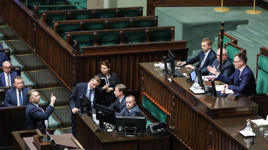 Burzliwy dzień w Sejmie. Gorąca debata i międzynarodowy skandal